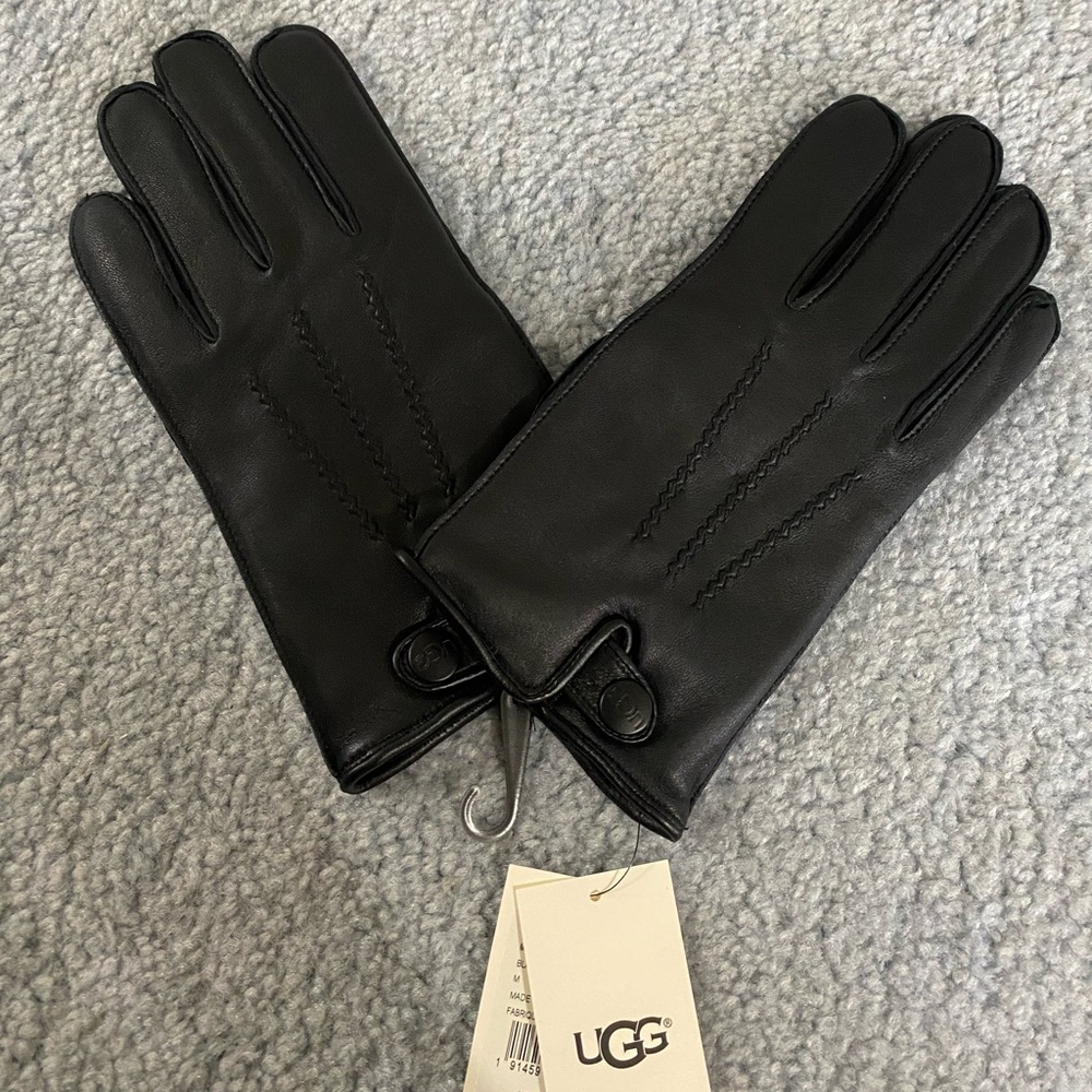 UGG Metisse Tabbed Vent Tech Leather Gloves Men M